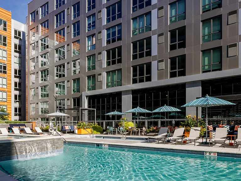 RiverHouse 9 at Port Imperial — Photo 19
