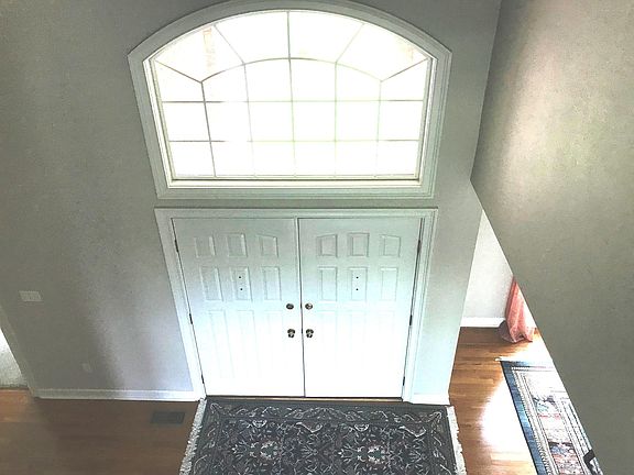 2nd image of 1562 Old Towne Ln