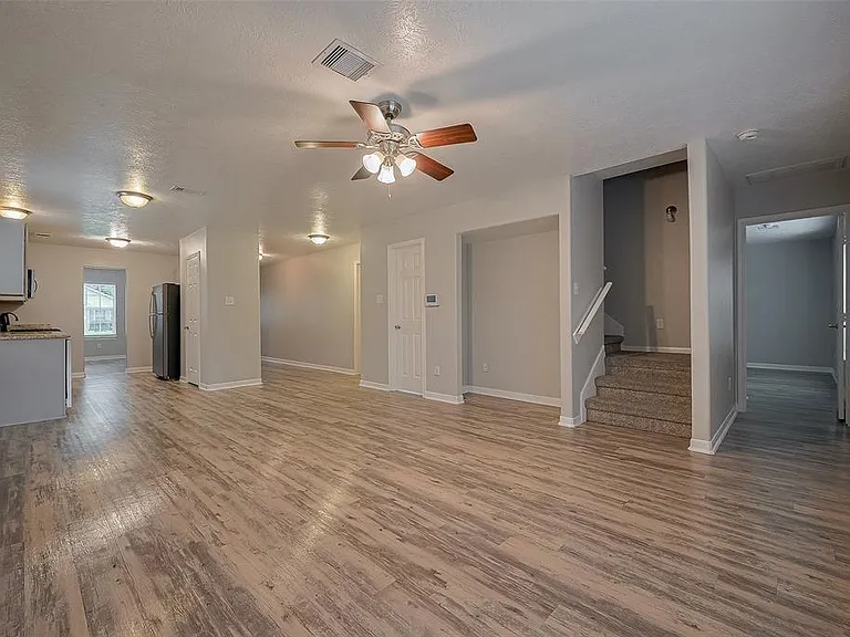5009 Willow Point Dr — Photo 7