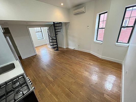 5th image of 556 Kosciuszko St #F4