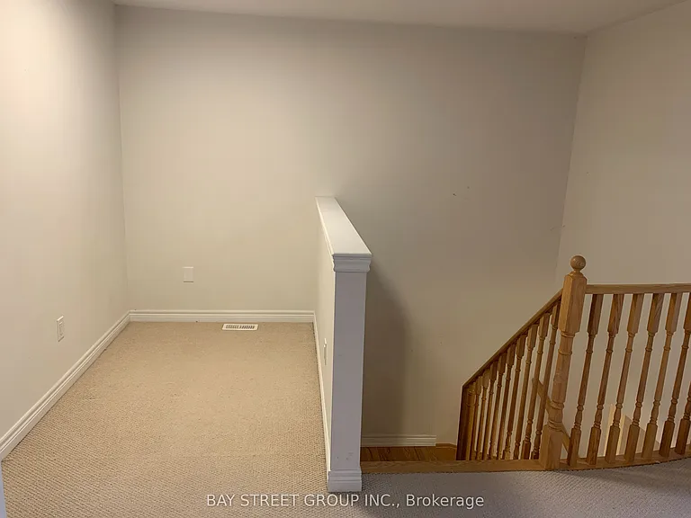 87 Hammersly Blvd — Photo 13