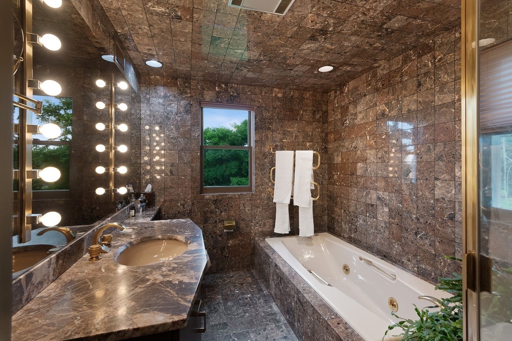  Master Bath Ensuite
