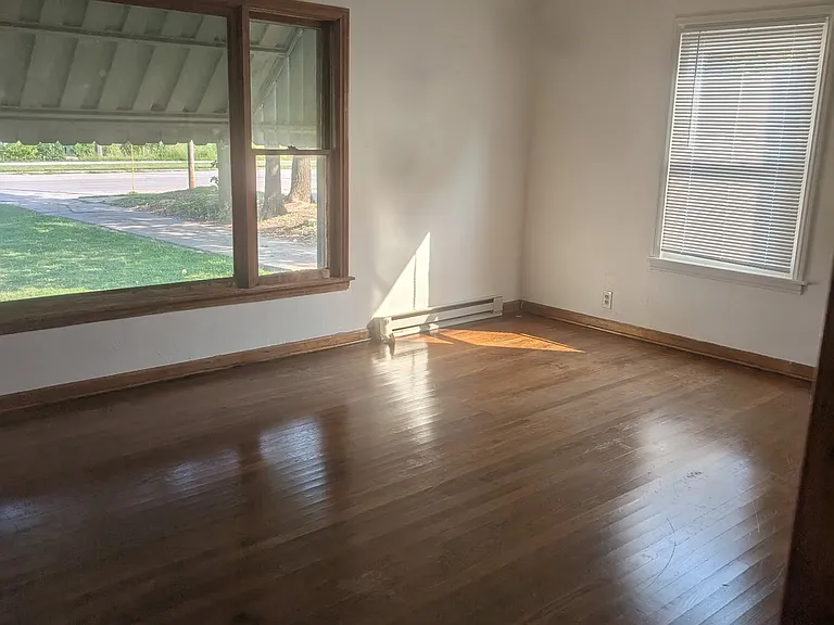 1951 N Summit St — Photo 12
