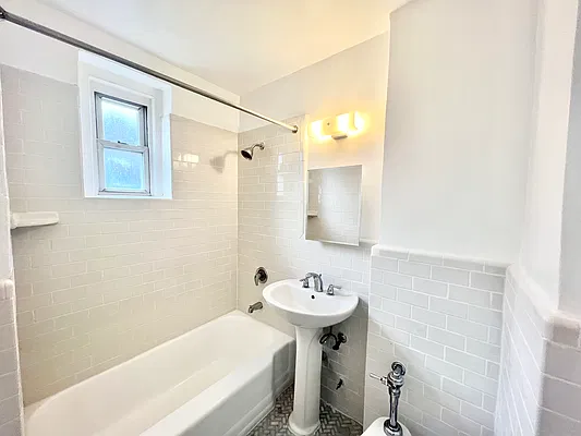 Rented by A&E Real Estate Management | media 6