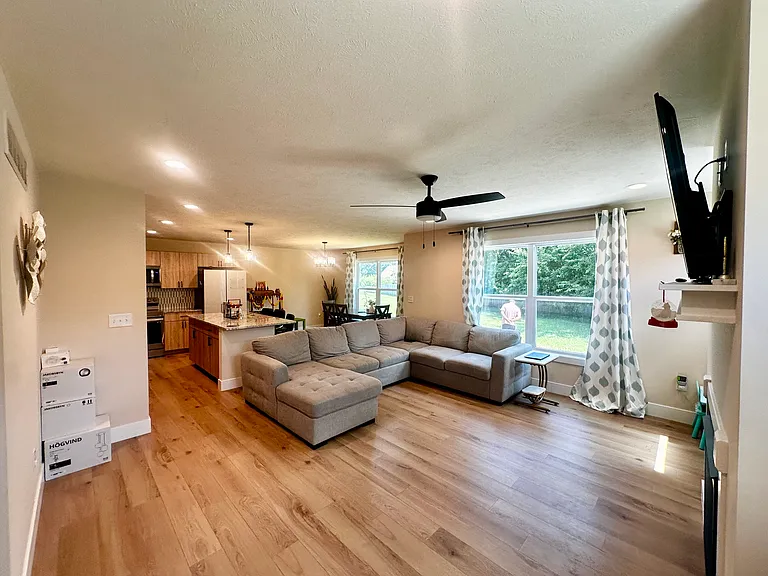 300 Waterwheel Dr — Photo 4
