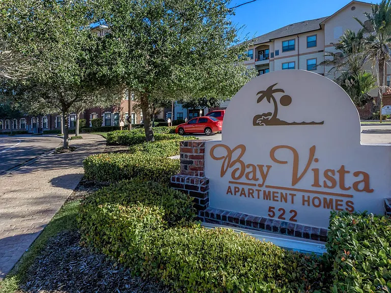 Bay Vista Apartments — Photo 7