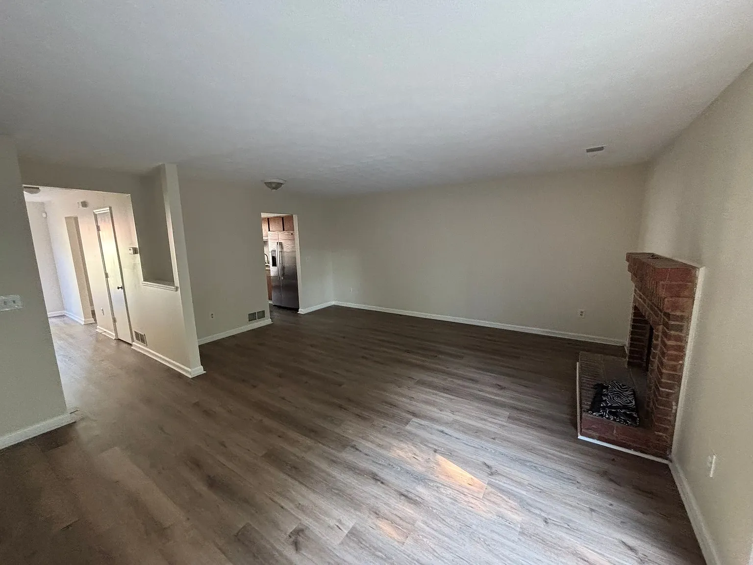 Updated Remodeled Townhome in Prime Smyrna Location! End Unit! — Photo 2