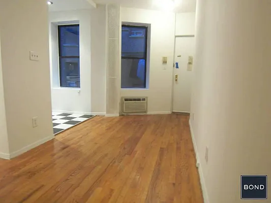 Rented by Bond New York | media 52