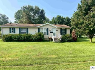 202 W Cleveland St, Versailles, MO 65084