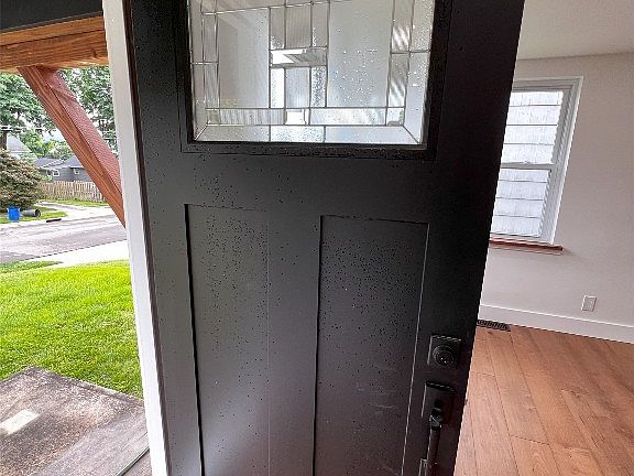 3rd image of 311 Bundy Ave
