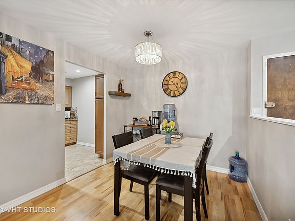 5th image of 5510 Lincoln Ave Unit 204