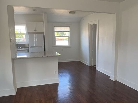 2nd image of 2060-2080 Cadmus Ct NE #2060