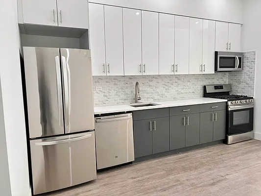 Rented by R New York | media 1