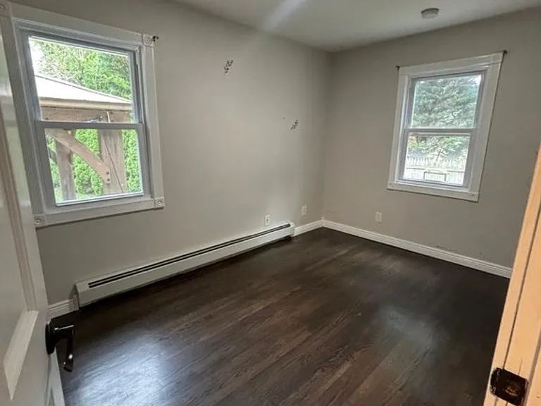 Maple Dr — Photo 12