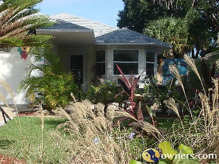 1st image of 816 E 19th Ave