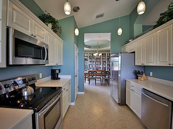 3rd image of 4693 Club Dr Building 5