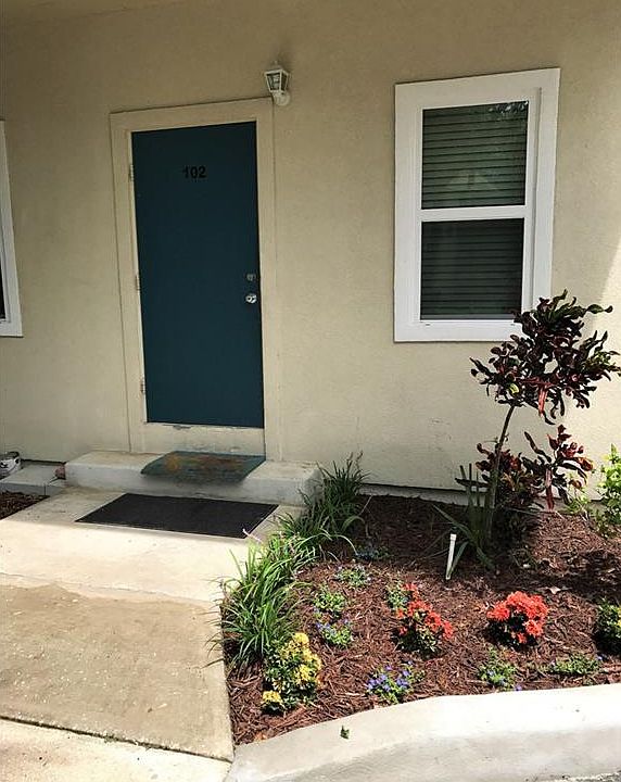 1st image of 30 SE Valare Ln #102