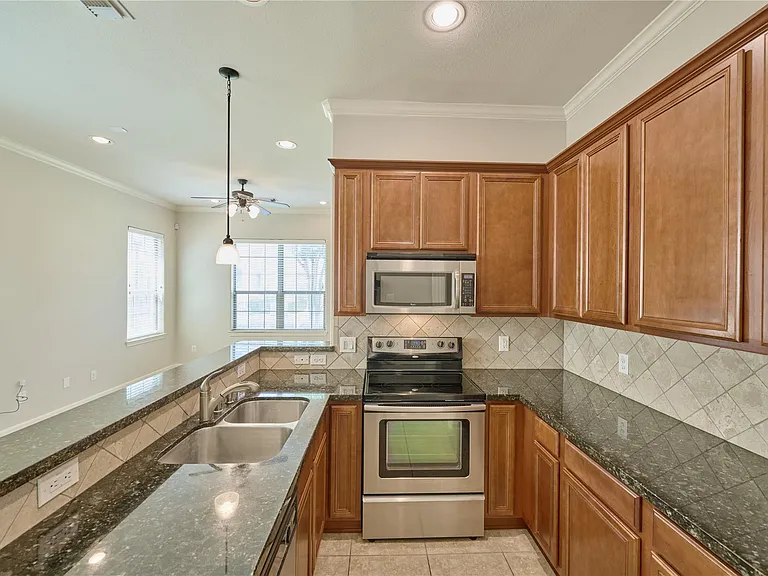 2726 Misty Heath Ln — Photo 13