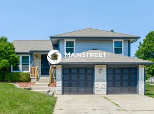 10318 N Main St, Kansas City, MO 64155
