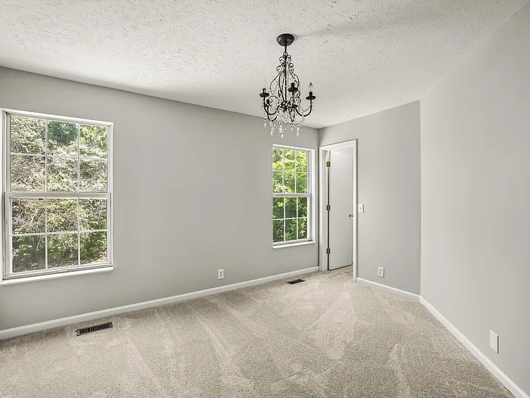 3127 Creekview Ln — Photo 22