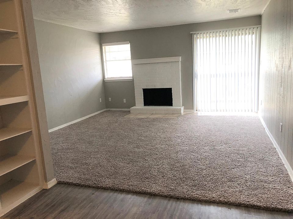 Living room at Rock Canyon Apartments