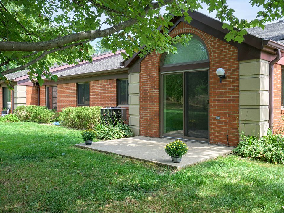 1st image of 9352 Golden Oaks W
