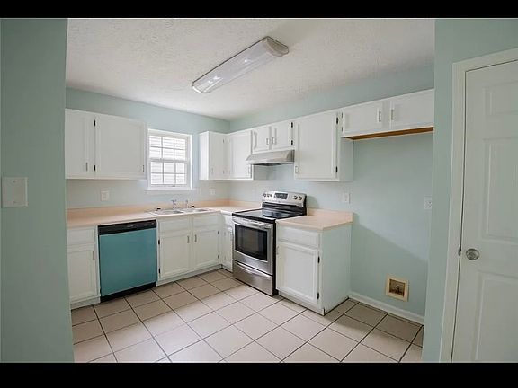 5th image of 3117 Benny Ln