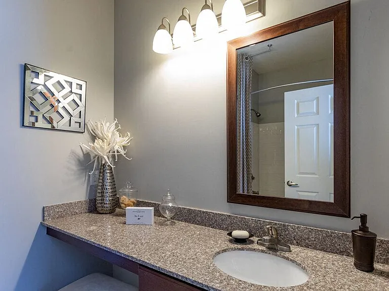 Vintage Crossing Apartments — Photo 14
