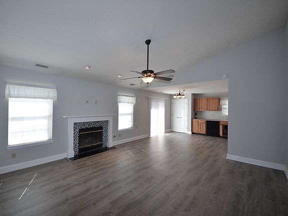 4th image of 12935 Galloway Cir