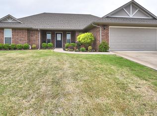 3320 Gawf Ln, Muskogee, OK 74403