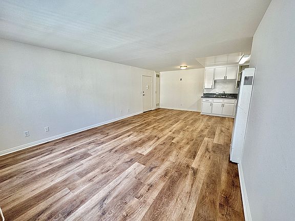 5th image of 11225 Cumpston St APT 205