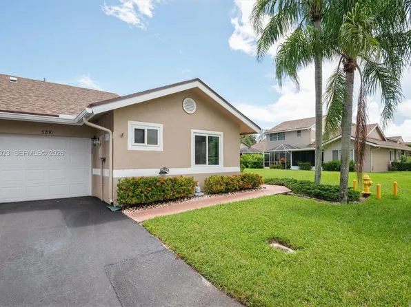 5200 W Lakes Dr, Deerfield Beach, FL 33442