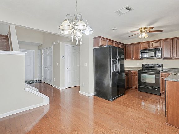 5th image of 1056 Harold Lee Dr