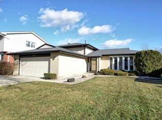 925 Academy Ave, Matteson, IL 60443