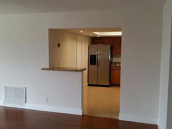 3rd image of 128 Ocean Ct