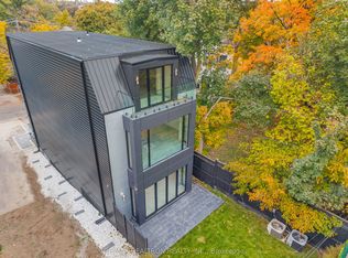 71 Ardmore Rd, Toronto, ON M5P 1W1