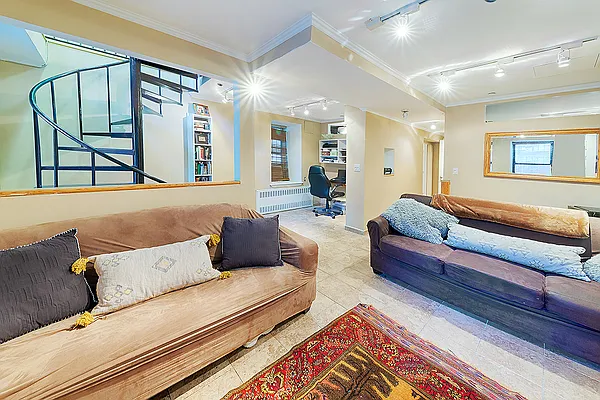 Sold by Foxworth Realty | media 21