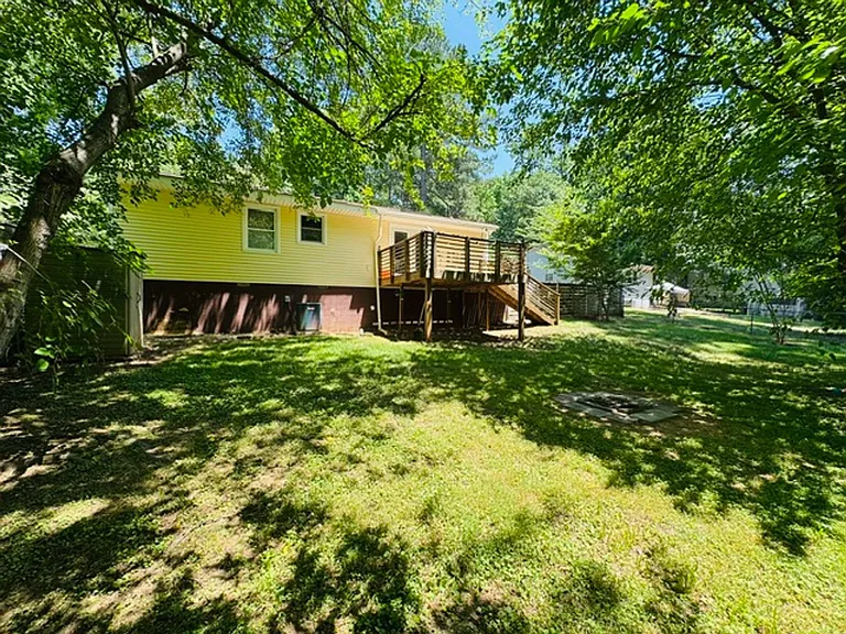 107 Hillbrook Ct — Photo 13