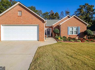 185 Kent Dr, Fayetteville, GA 30214