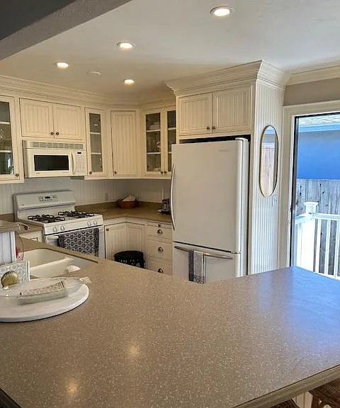 231 Castaic Ave — Photo 12