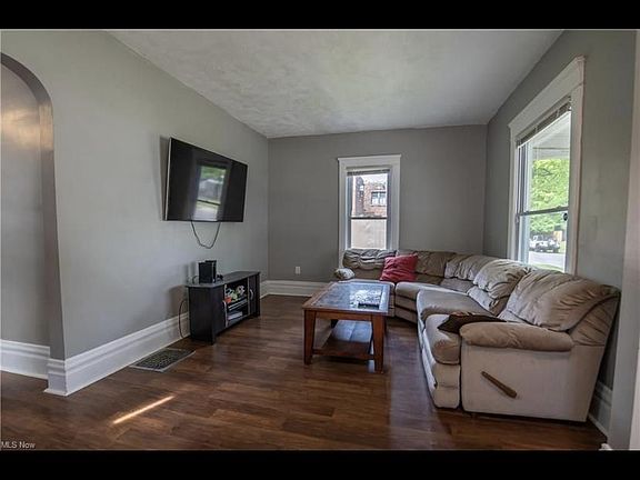 3rd image of 244 Power St