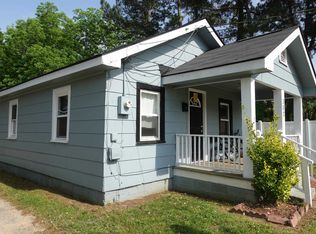 302 N Farmer Dr, Benson, NC 27504