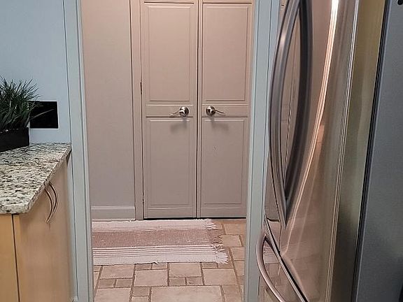 5th image of 1560 N Sandburg Ter APT 711