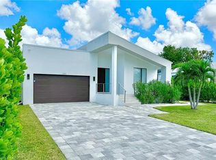 3155 Karen Dr, Naples, FL 34112