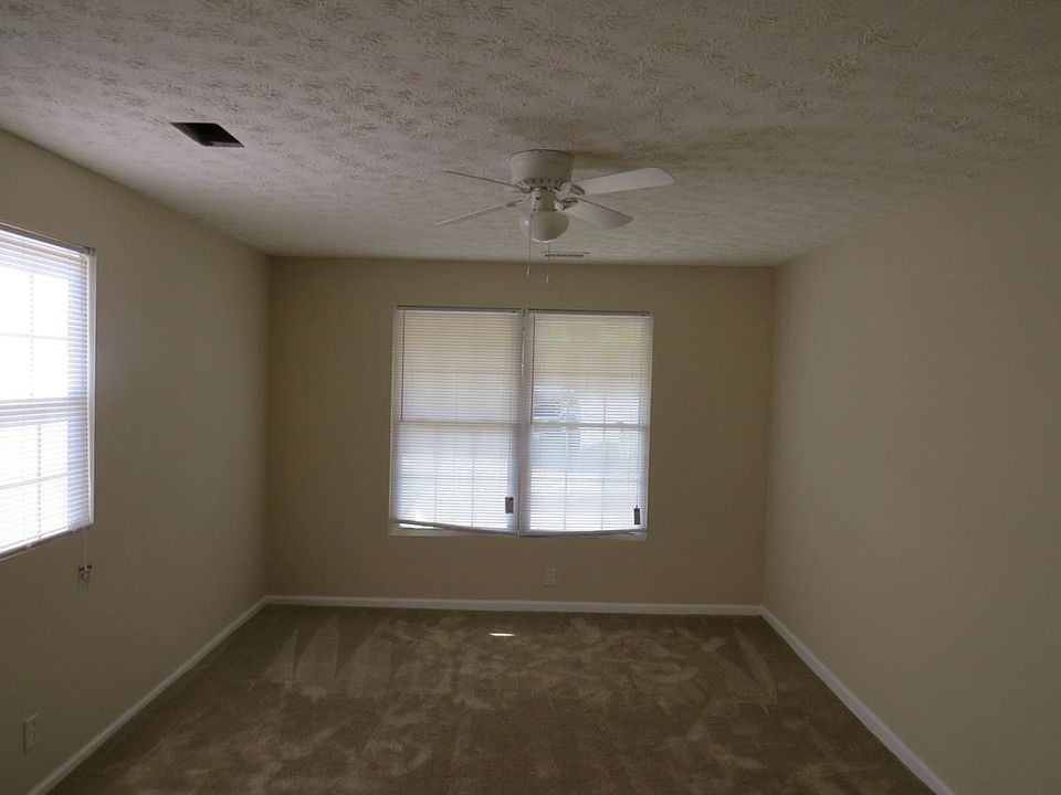 2nd image of 5017 Sentry St