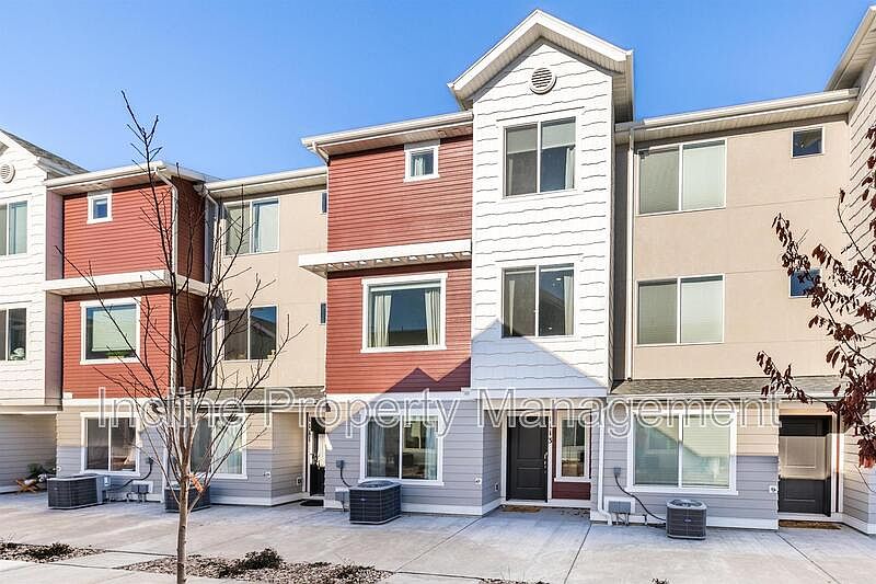 1st image of 1113 E Yard Row