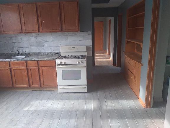 4th image of 4024 S Albany Ave #2R