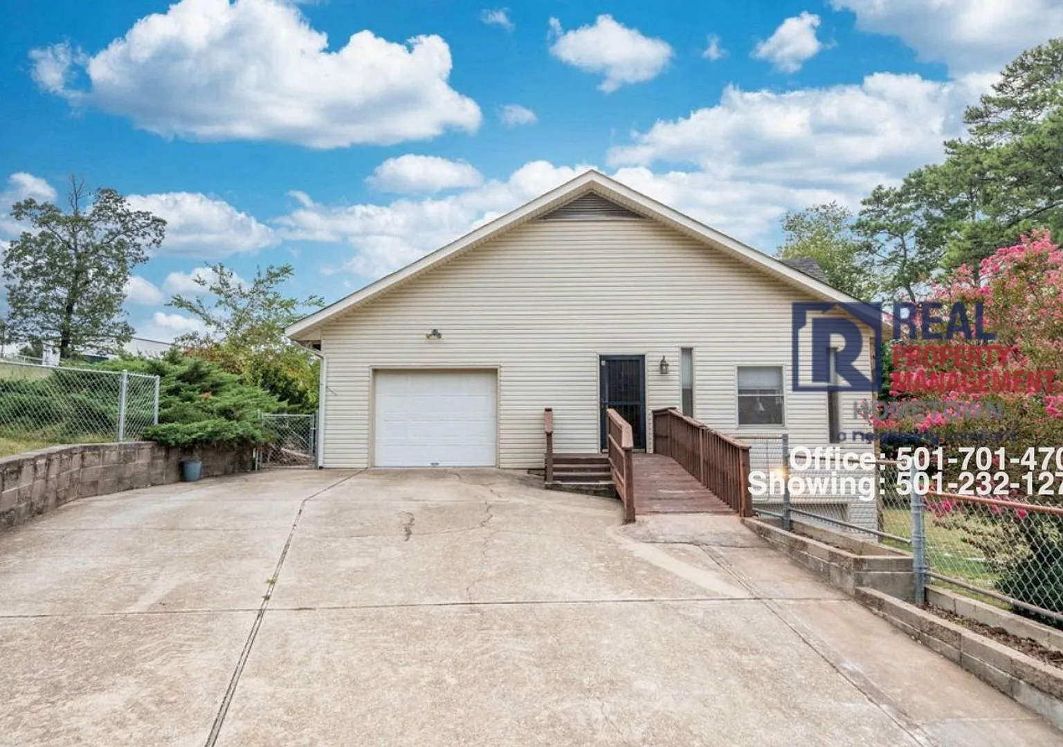 Charming 2 Bedroom Duplex in Hot Springs Convenient Location & Comfortable Living — Photo 4