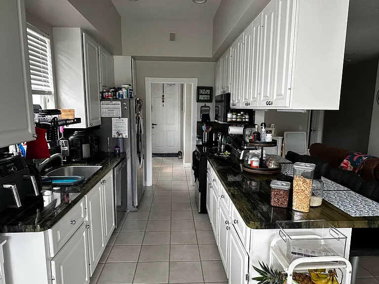 2023 Valencia Dr — Photo 9