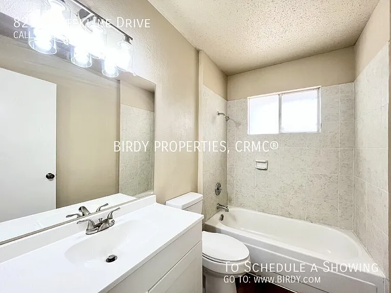8211 Creekline Dr — Photo 26